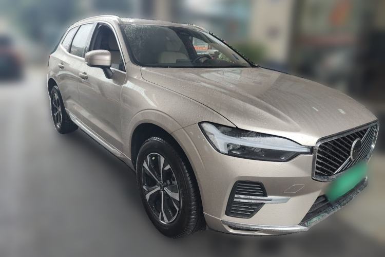 Used Volvo XC60 2026 B5 4x4 Smart Luxury Edition Front Right 45 Deg