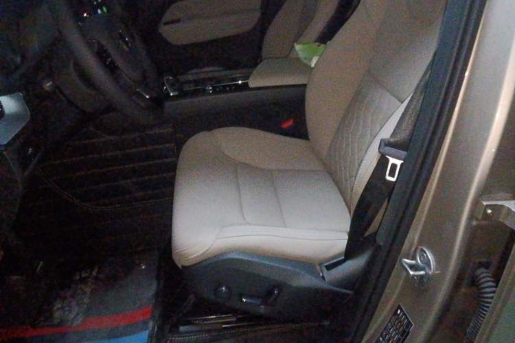 Used Volvo XC60 2026 B5 4x4 Smart Luxury Edition Left Front Seat