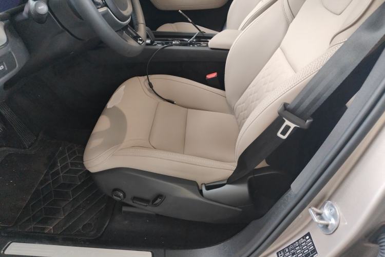 Used Volvo XC60 2026 B5 4x4 Smart Luxury Edition Left Front Seat