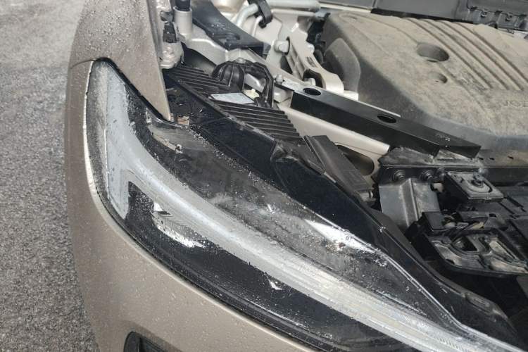Used Volvo XC60 2026 B5 4x4 Smart Luxury Edition Right Front Headlight