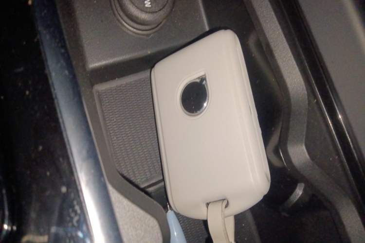 Used Volvo XC60 2026 B5 4x4 Smart Luxury Edition Vehicle Key
