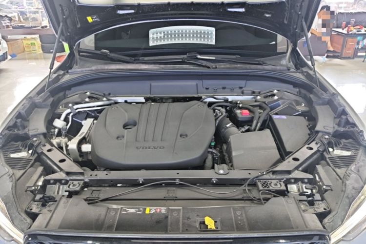 Used Volvo XC60 2026 B5 4x4 Smart Range Extreme Night Black Edition Engine Bay