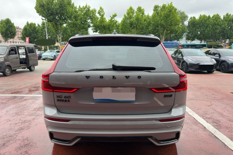 Used Volvo XC60 2026 B5 4x4 Smart Range Extreme Night Black Edition Exterior 1
