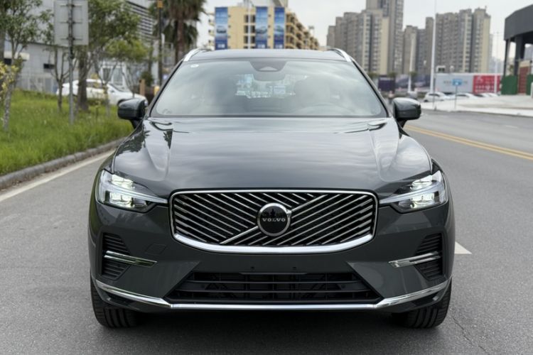 Used Volvo XC60 2026 B5 4x4 Smart Luxury Edition Exterior 1