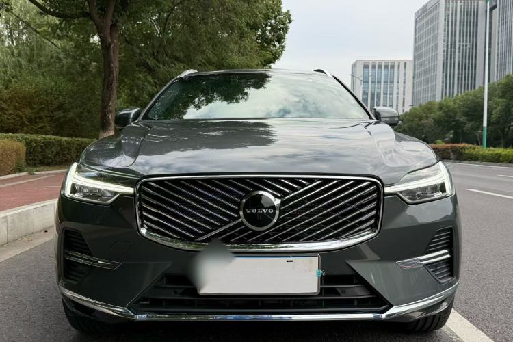Used Volvo XC60 2026 B5 4x4 Smart Luxury Edition Exterior 2