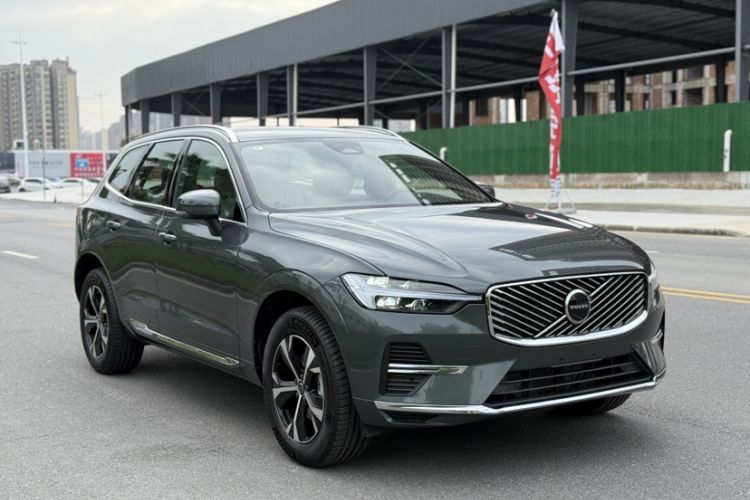 Used Volvo XC60 2026 B5 4x4 Smart Luxury Edition Exterior 2