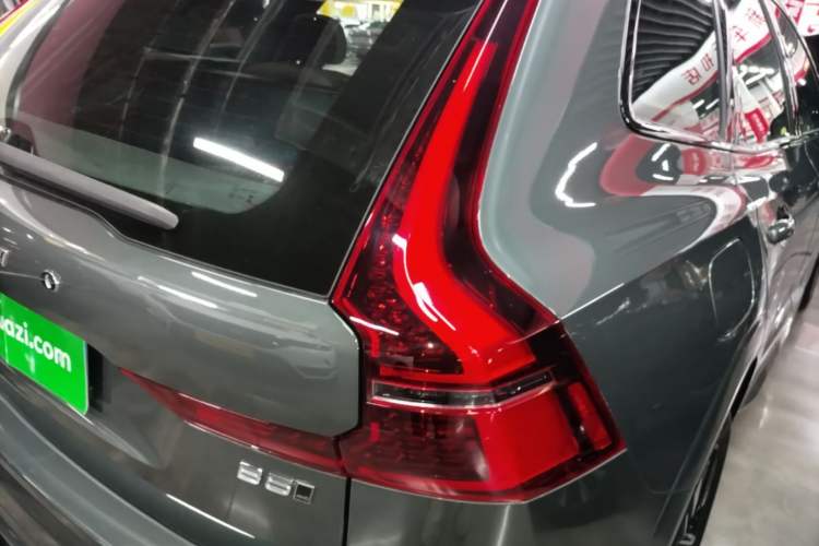 Used Volvo XC60 2026 B5 4x4 SmartDrive Sport Edition Exterior 3