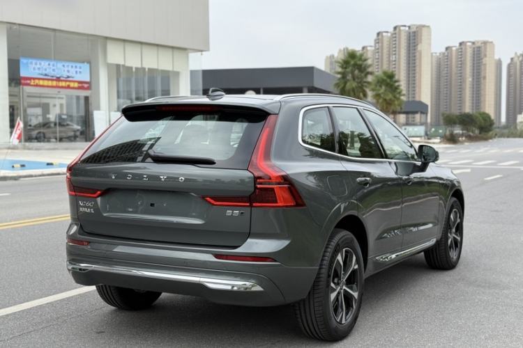 Used Volvo XC60 2026 B5 4x4 Smart Luxury Edition Exterior 5