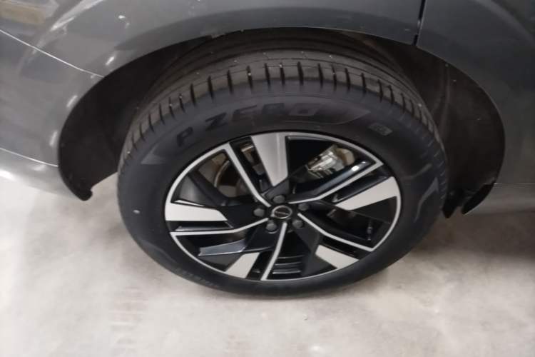 Used Volvo XC60 2026 B5 4x4 SmartDrive Sport Edition Exterior 5