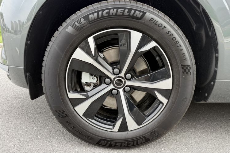 Used Volvo XC60 2026 B5 4x4 Smart Luxury Edition Exterior 6