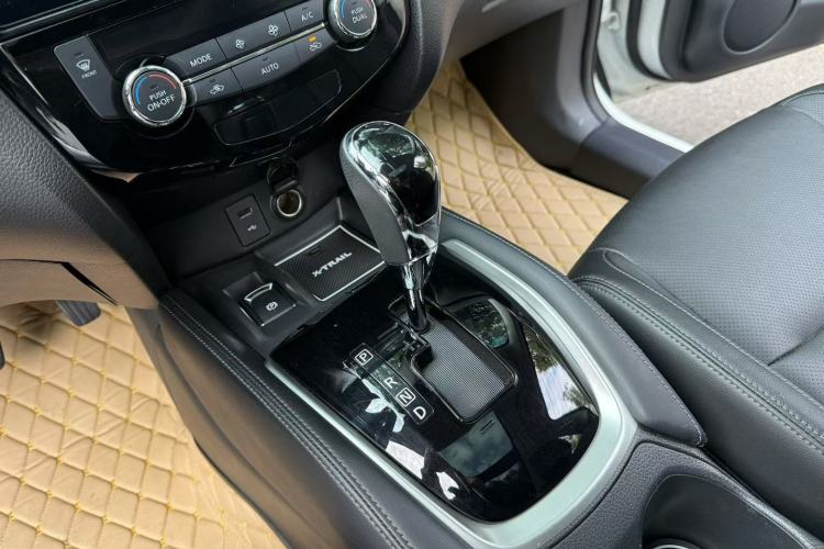 Used Volvo XC60 2026 B5 4x4 Smart Luxury Edition Interior 5