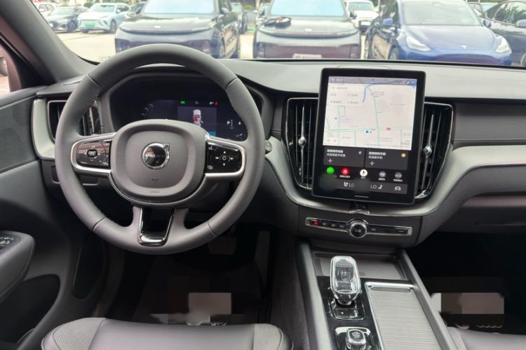 Used Volvo XC60 2026 B5 4x4 Smart Range Extreme Night Black Edition Interior 7