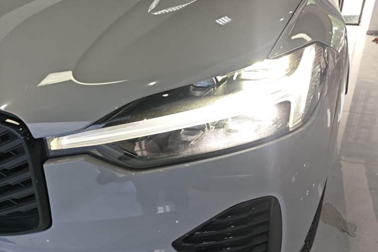 Used Volvo XC60 2026 B5 4x4 Smart Range Extreme Night Black Edition Left Front Headlight