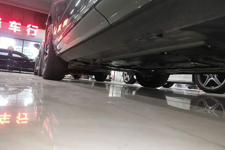 Used Volvo XC60 2026 B5 4x4 SmartDrive Sport Edition Left Side Sill