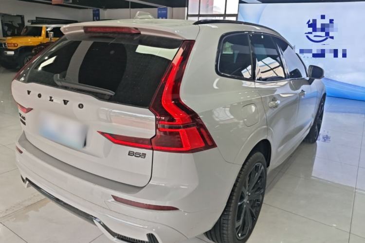 Used Volvo XC60 2026 B5 4x4 Smart Range Extreme Night Black Edition Rear Right 45 Deg