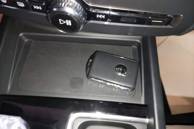 Used Volvo XC60 2026 B5 4x4 SmartDrive Sport Edition Vehicle Key