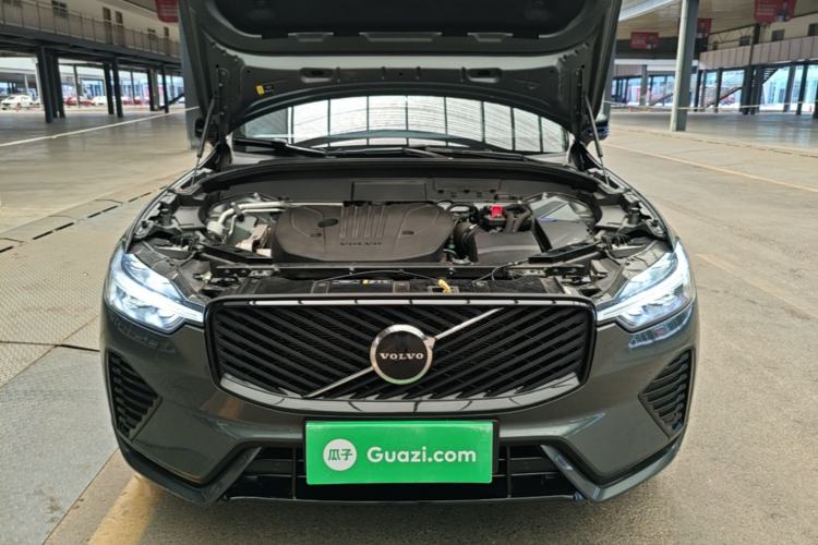 Used Volvo XC60 2026 B5 4x4 SmartDrive Sport Edition Engine Bay