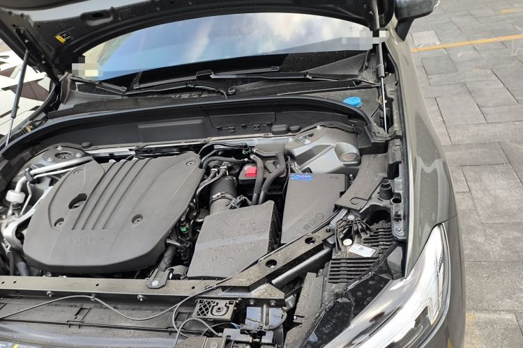 Used Volvo XC60 2026 B5 4x4 Smart Luxury Edition Engine Bay Left