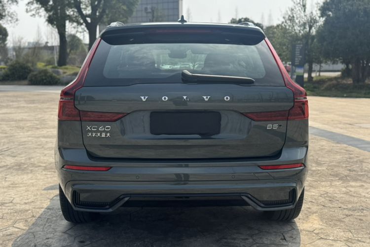 Used Volvo XC60 2026 B5 4x4 SmartDrive Sport Edition Exterior 10