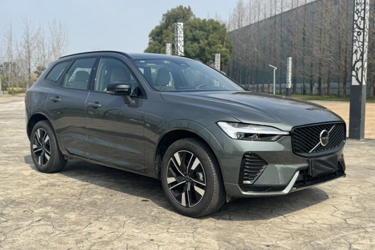 Used Volvo XC60 2026 B5 4x4 SmartDrive Sport Edition Exterior 3