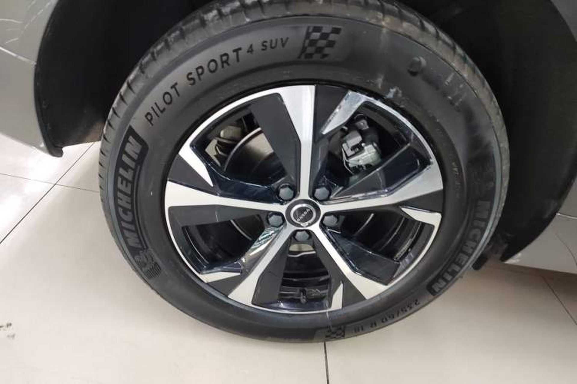 Used Volvo XC60 2026 B5 4x4 Smart Luxury Edition Exterior 5
