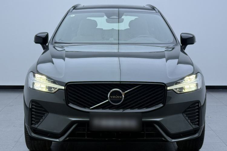Used Volvo XC60 2026 B5 4x4 SmartDrive Sport Edition Exterior 5