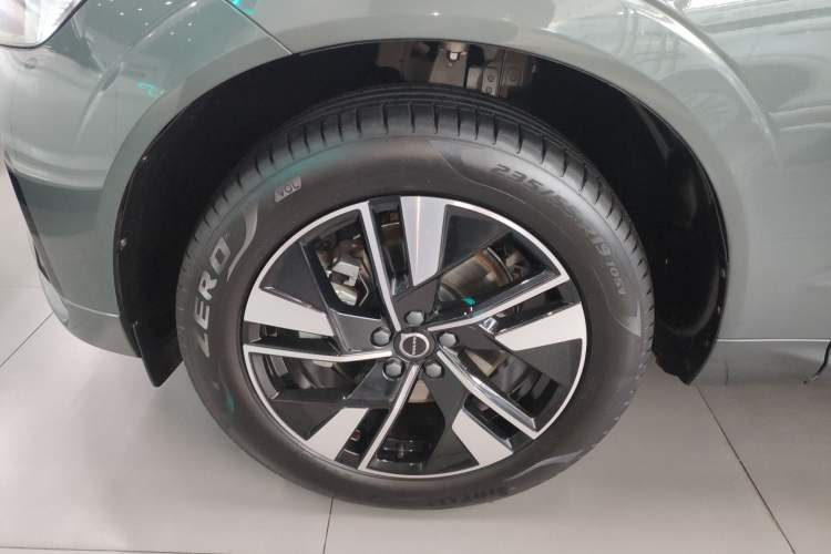 Used Volvo XC60 2026 B5 4x4 SmartDrive Sport Edition Exterior 7