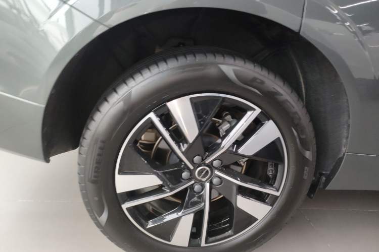 Used Volvo XC60 2026 B5 4x4 SmartDrive Sport Edition Exterior 8