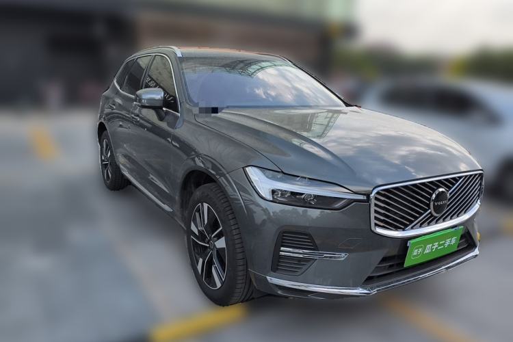 Used Volvo XC60 2026 B5 4x4 Smart Luxury Edition Front Right 45 Deg