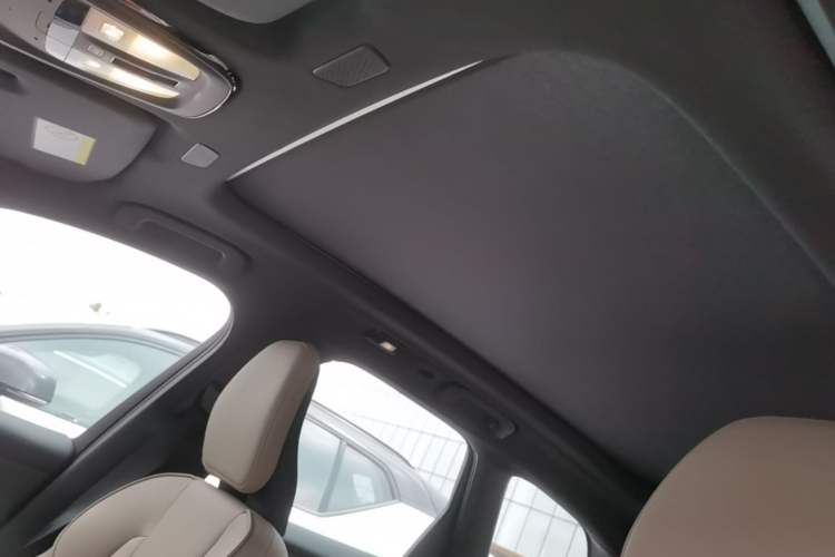 Used Volvo XC60 2026 B5 4x4 SmartDrive Sport Edition Headliner