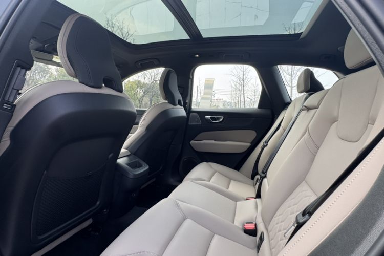 Used Volvo XC60 2026 B5 4x4 SmartDrive Sport Edition Interior 1