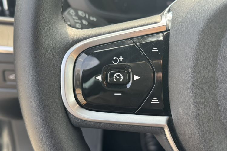 Used Volvo XC60 2026 B5 4x4 SmartDrive Sport Edition Interior 12