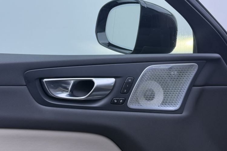 Used Volvo XC60 2026 B5 4x4 SmartDrive Sport Edition Interior 13