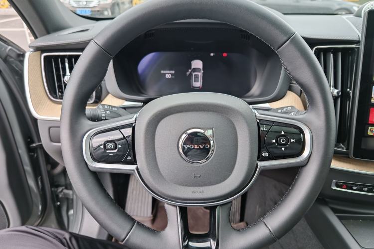 Used Volvo XC60 2026 B5 4x4 SmartDrive Sport Edition Interior 3