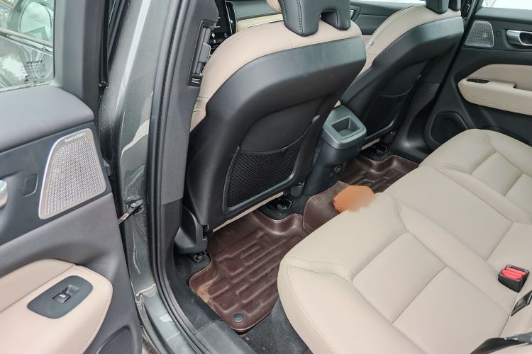 Used Volvo XC60 2026 B5 4x4 SmartDrive Sport Edition Interior 5