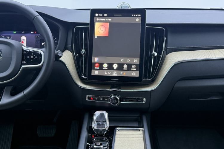 Used Volvo XC60 2026 B5 4x4 SmartDrive Sport Edition Interior 7