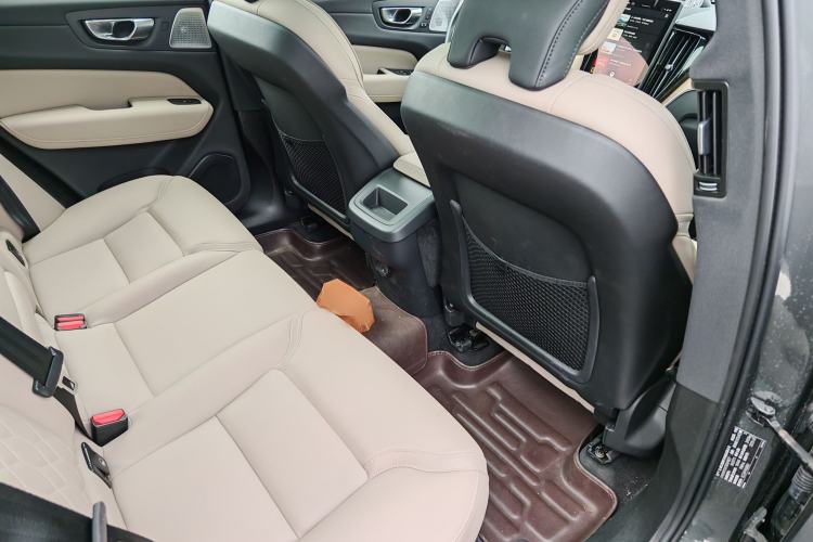 Used Volvo XC60 2026 B5 4x4 SmartDrive Sport Edition Interior 8