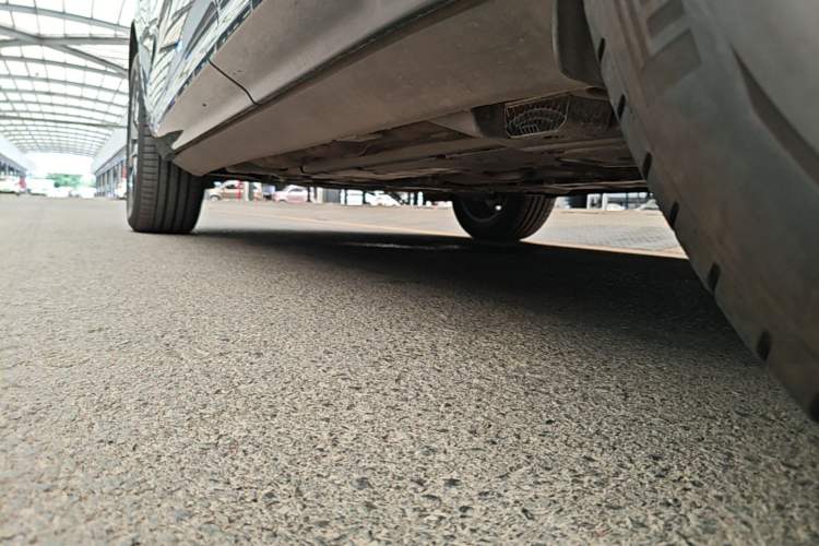 Used Volvo XC60 2026 B5 4x4 SmartDrive Sport Edition Left Side Sill