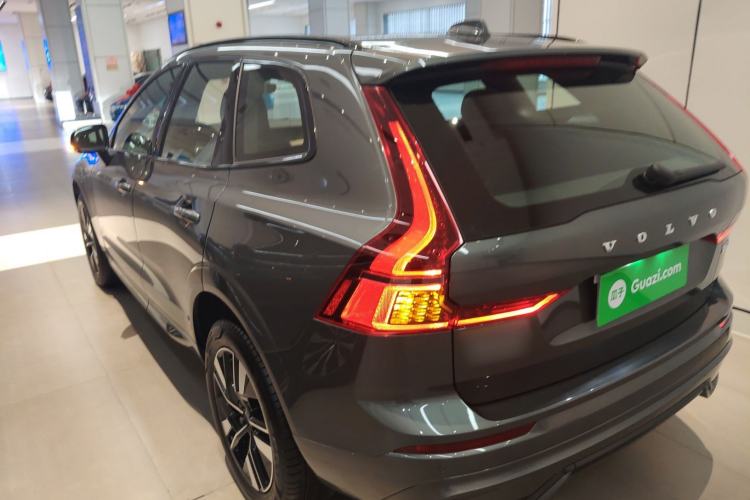 Used Volvo XC60 2026 B5 4x4 SmartDrive Sport Edition Rear Left 45 Deg