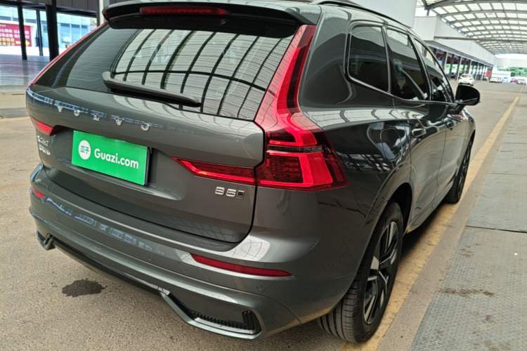 Used Volvo XC60 2026 B5 4x4 SmartDrive Sport Edition Right Rear Taillight