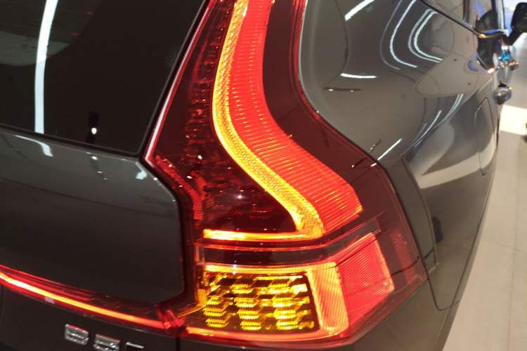 Used Volvo XC60 2026 B5 4x4 SmartDrive Sport Edition Right Rear Taillight