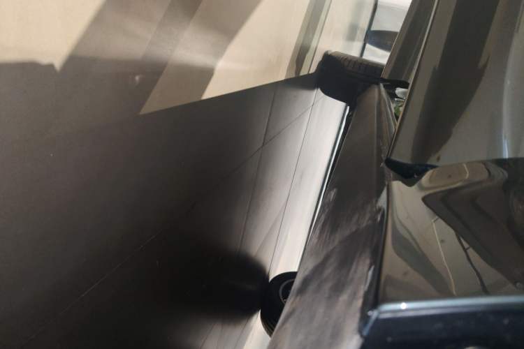 Used Volvo XC60 2026 B5 4x4 SmartDrive Sport Edition Right Side Sill
