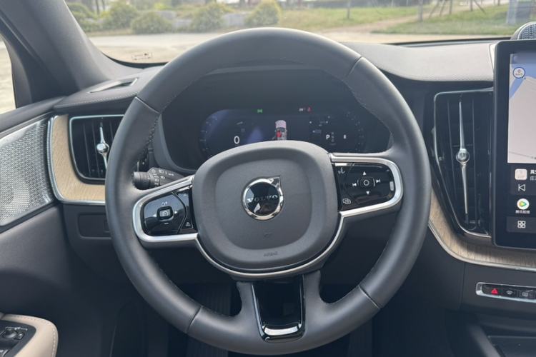 Used Volvo XC60 2026 B5 4x4 SmartDrive Sport Edition Steering Wheel