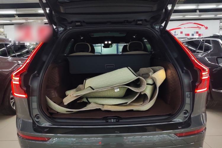 Used Volvo XC60 2026 B5 4x4 Smart Luxury Edition Trunk
