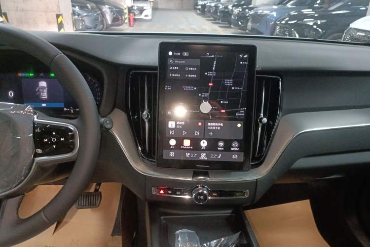 Used Volvo XC60 2026 B5 4x4 Smart Luxury Edition Audio And AC Panel