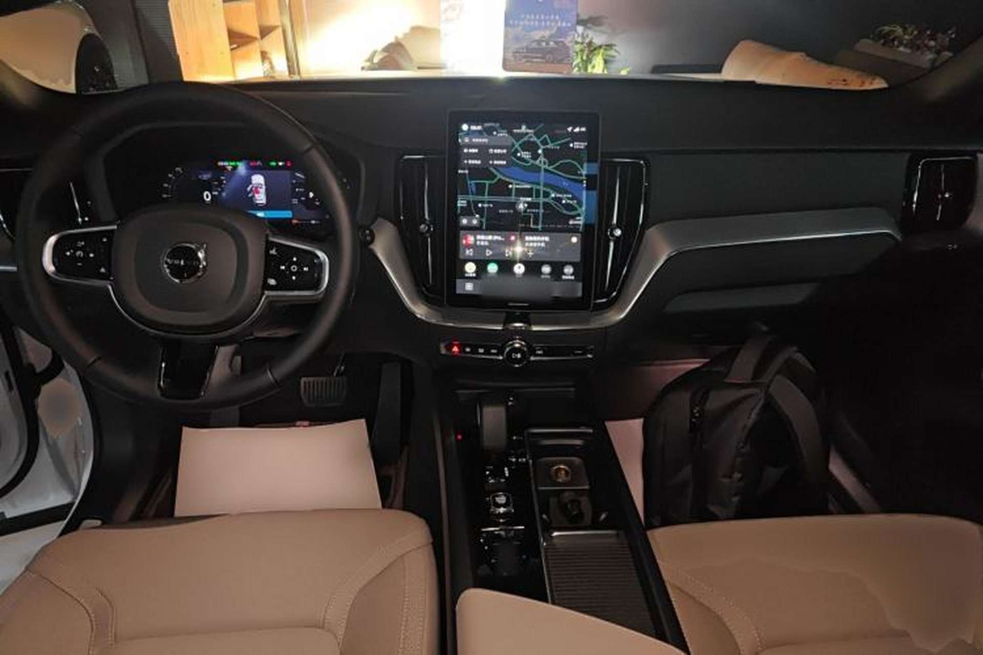 Used Volvo XC60 2026 B5 4x4 Smart Luxury Edition Center Console