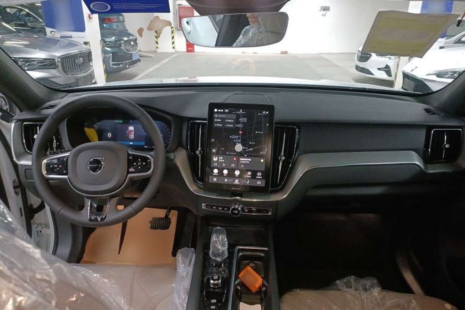 Used Volvo XC60 2026 B5 4x4 Smart Luxury Edition Center Console