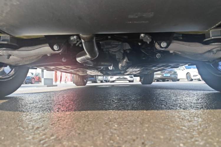 Used Volvo XC60 2026 B5 4x4 Smart Luxury Edition Chassis Rear