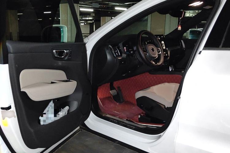 Used Volvo XC60 2026 B5 4x4 Smart Luxury Edition Driver Seat