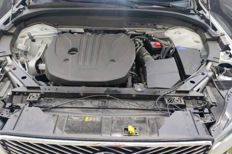 Used Volvo XC60 2026 B5 4x4 Smart Luxury Edition Engine Bay